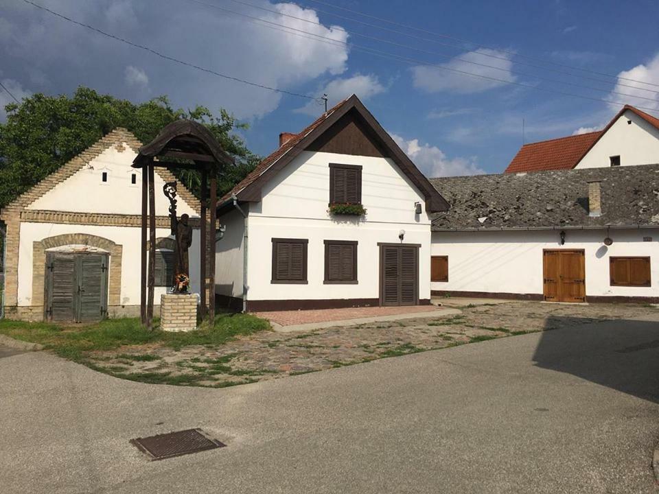 Bago Pince Appartement Hajos Buitenkant foto